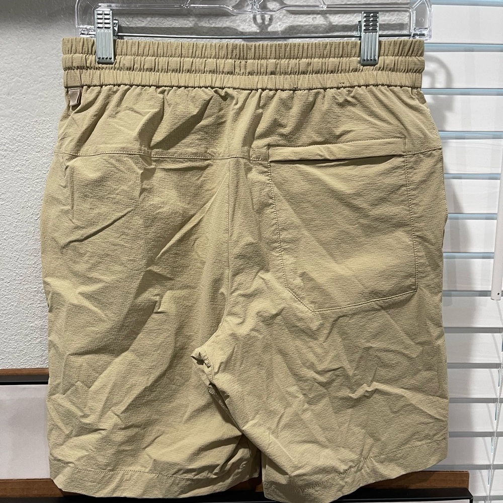 Lululemon Bowline Athletic Shorts - Picture 2 of 4